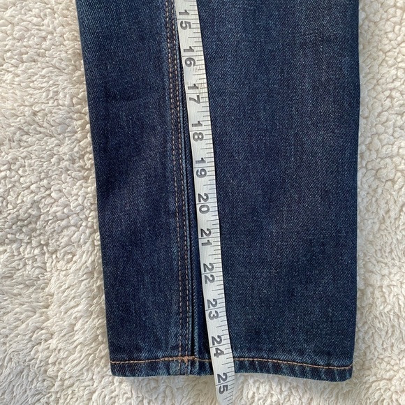 NWT- High-Waisted Button-Fly Slouchy
Straight crop Jeans for Women, size 2 - Picture 5 of 6